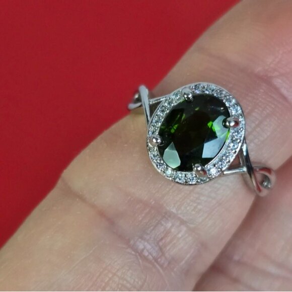 915 Sterling Silver Ring wirh Natural Chrome Diopside 7X9mm & Cz - Picture 4 of 8